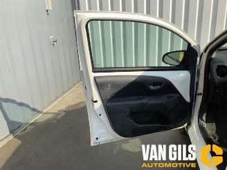 Peugeot 108 108, Hatchback, 2014 1.0 12V VVT-i picture 14