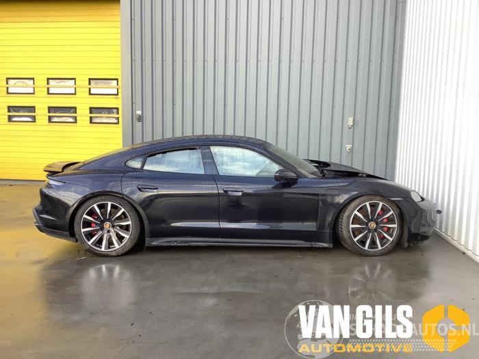 Porsche Taycan Taycan (Y1A), Sedan, 2019 GTS 105 kWh