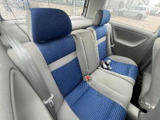 Volkswagen Polo 1.4-16V Trendline picture 12