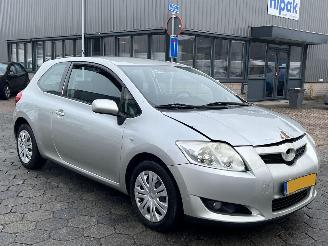 Toyota Auris 1.4-16V picture 2
