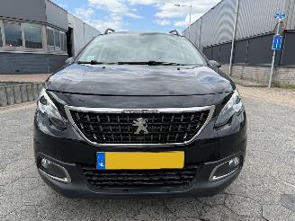 Peugeot 2008 1.2 PureTech Blue Lion picture 2