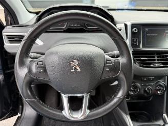 Peugeot 2008 1.2 PureTech Blue Lion picture 18