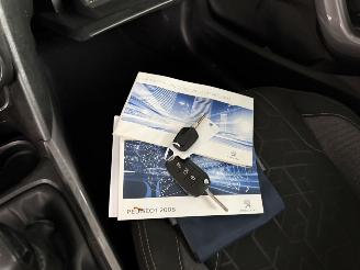 Peugeot 2008 1.2 PureTech Blue Lion picture 22