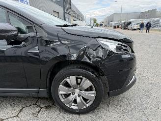 Peugeot 2008 1.2 PureTech Blue Lion picture 4