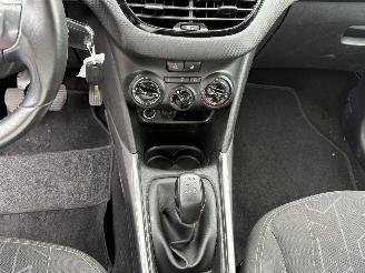 Peugeot 2008 1.2 PureTech Blue Lion picture 21