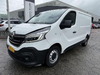 damaged passenger cars Renault Trafic 2.0 dCi 145PK Automaat T29 L1H1 Comfort 2021/12