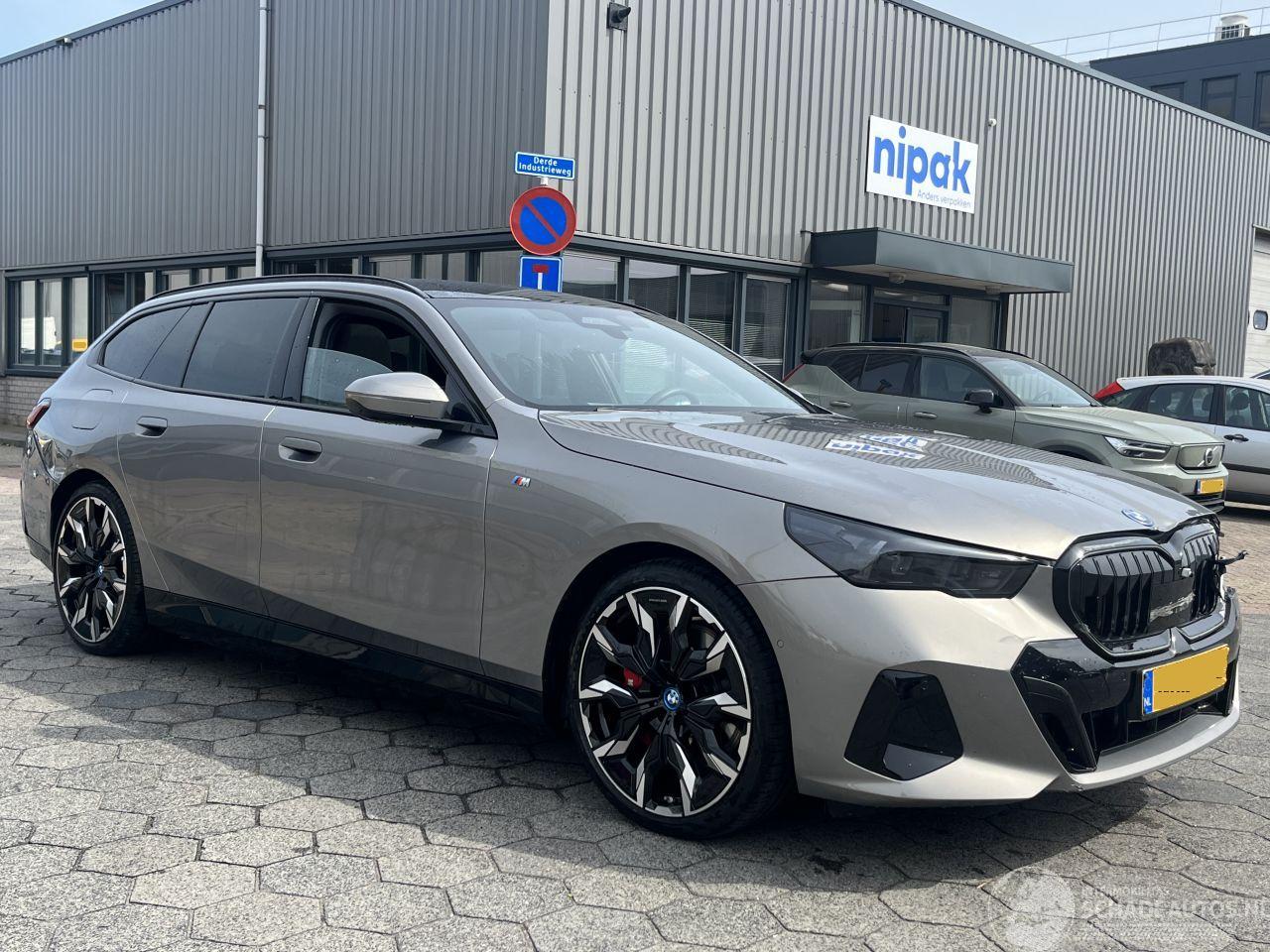 BMW i5 Touring M 40 84 kWh 340 PK