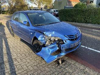 Vaurioauto  passenger cars Mazda 3 sport 1.6-16V 2005/9