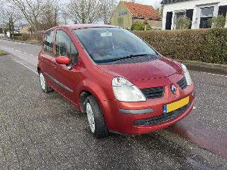 Renault Modus 1.4-16V picture 1