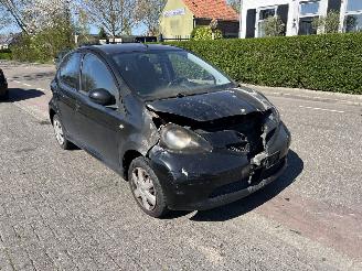 Toyota Aygo 1.0-12V picture 1