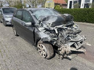 Uttjänta bilar auto Mercedes B-klasse B 180 2013/10