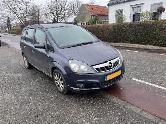 Opel Zafira 1.6-16V picture 1