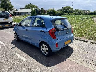 Kia Picanto 1.0-12V picture 4