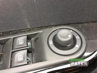 Renault Captur Captur (2R), SUV, 2013 1.2 TCE 16V EDC picture 11