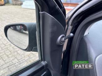 Peugeot 108 108, Hatchback, 2014 1.0 12V VVT-i picture 11