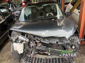 Peugeot 108 108, Hatchback, 2014 1.0 12V picture 3