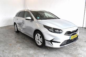 krockskadad bil auto Kia Ceed 1.0 T-GDi DynPlusL. 2024/2