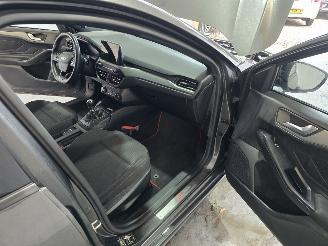 Ford Focus 1.0 EBH ST Line St. picture 15