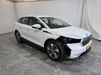 Damaged car Skoda Enyaq iV 80 2023/1