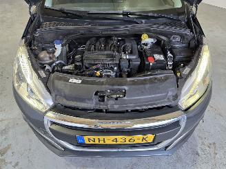 Peugeot 208 1.2 PureT. Blue Lion picture 15