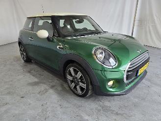 skadebil auto Mini Cooper 1.5 Cooper Chili 2019/11