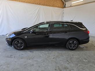 Opel Astra SPORTS TOURER picture 4