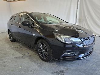 Opel Astra SPORTS TOURER picture 1