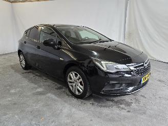 krockskadad bil auto Opel Astra 1.0 Online Edition 2017/10