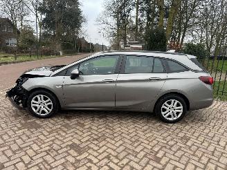 Opel Astra 1.0 Online Ed. SPORTS TOURER picture 2