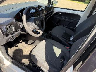 Volkswagen Up! 1.0 move up! BlueMotion picture 9