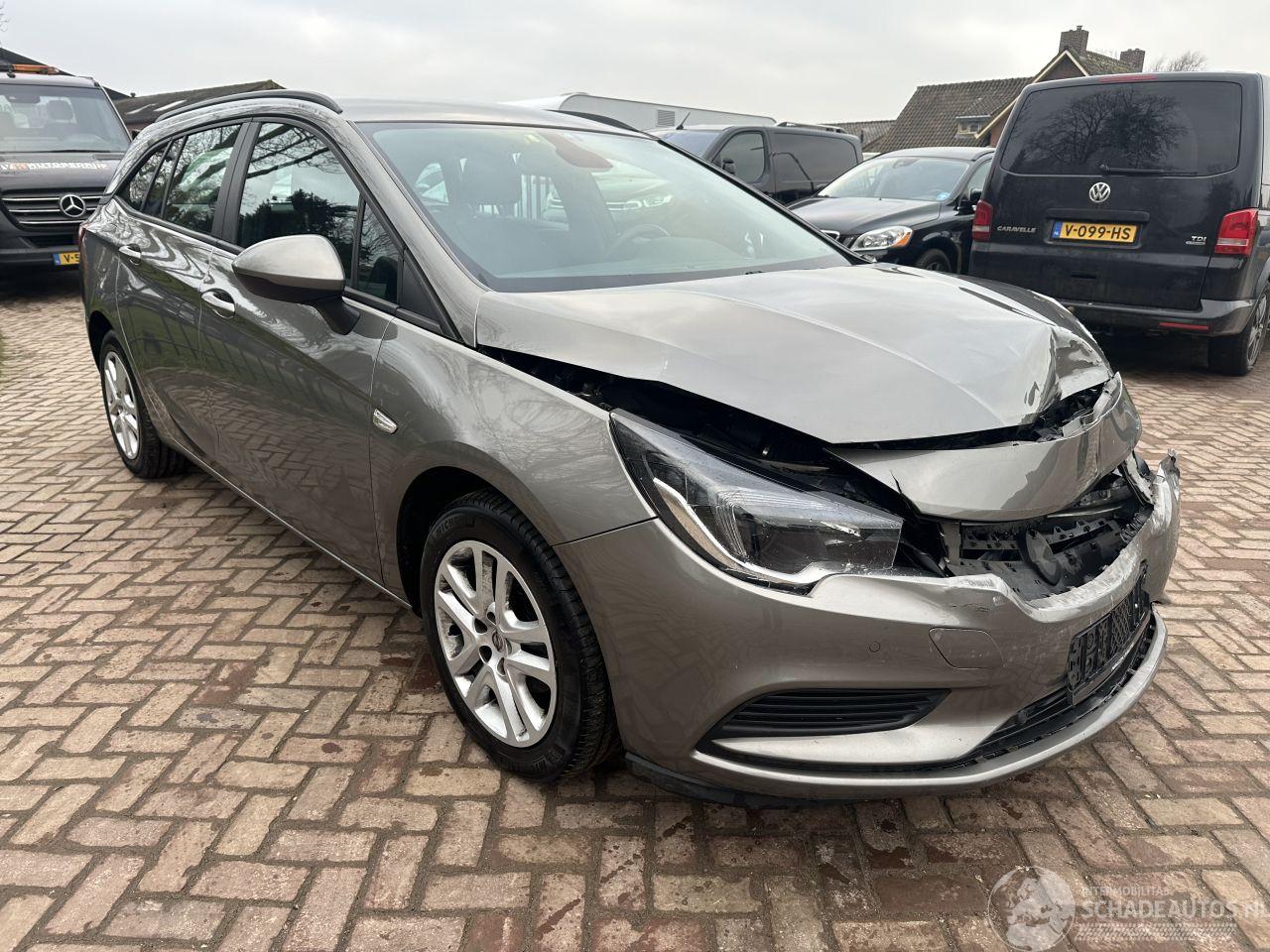 Opel Astra 1.0 Online Ed. SPORTS TOURER