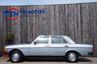 Schadeauto Mercedes 200-300D 300D W123 Schuifdak Radio Trekhaak 65KW 1984/3