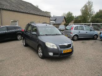 Skoda Roomster 1.6-16V Comfort picture 1