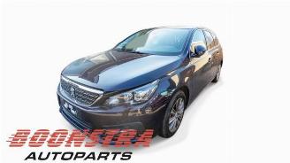 Coche siniestrado Peugeot 308 308 SW (L4/L9/LC/LJ/LR), Combi 5-drs, 2014 / 2021 1.2 12V e-THP PureTech 110 2020/7