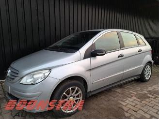 Vrakbiler auto Mercedes B-klasse B (W245), Hatchback, 2005 / 2011 2.0 B-180 CDI 16V 2006/9
