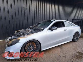 Coche siniestrado Mercedes E-klasse E (C238), Coupe, 2016 E-400 3.0 V6 Turbo 4-Matic 2018/6