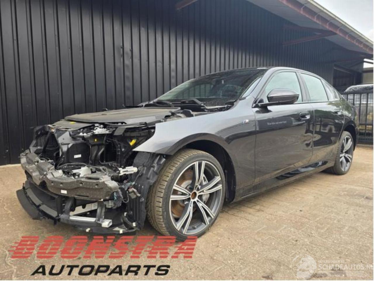 BMW i5 i5 (G60), Sedan, 2023 eDrive40 84 kWh