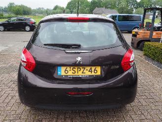 Peugeot 208 1.2 Vti active picture 5