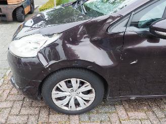 Peugeot 208 1.2 Vti active picture 9