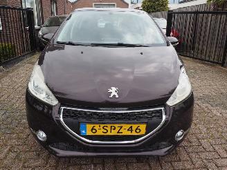 Peugeot 208 1.2 Vti active picture 2