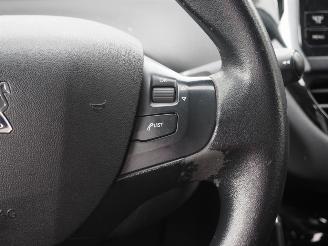 Peugeot 208 1.2 Vti active picture 15