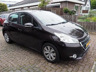 Peugeot 208 1.2 Vti active picture 3