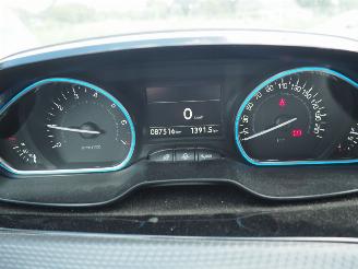 Peugeot 2008 1.2 PureTech Allure picture 29