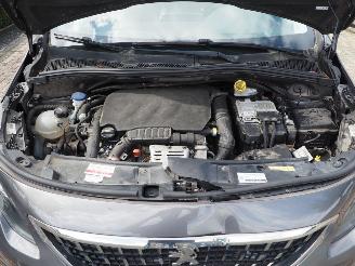Peugeot 2008 1.2 PureTech Allure picture 12