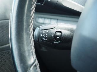 Peugeot 2008 1.2 PureTech Allure picture 21