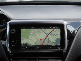 Peugeot 2008 1.2 PureTech Allure picture 23