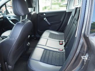 Peugeot 2008 1.2 PureTech Allure picture 25