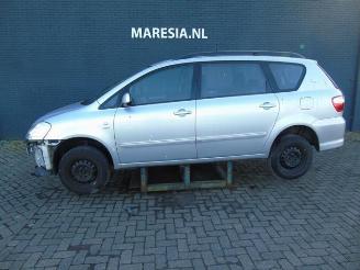 Toyota Avensis Avensis Verso (M20), MPV, 2001 / 2005 2.0 16V VVT-i D-4 picture 3