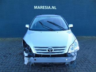 Toyota Avensis Avensis Verso (M20), MPV, 2001 / 2005 2.0 16V VVT-i D-4 picture 2