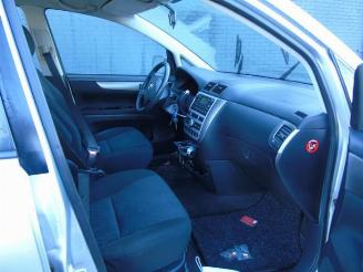Toyota Avensis Avensis Verso (M20), MPV, 2001 / 2005 2.0 16V VVT-i D-4 picture 6